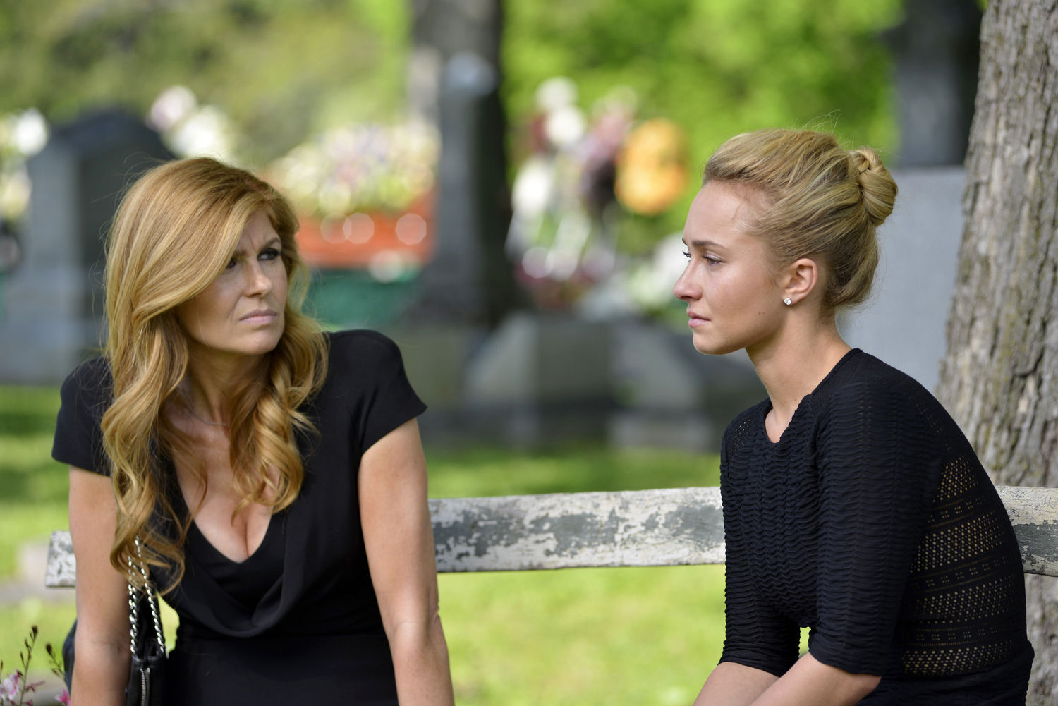 Nashville - 01x21 - I'll Never Get Out of This World Alive
